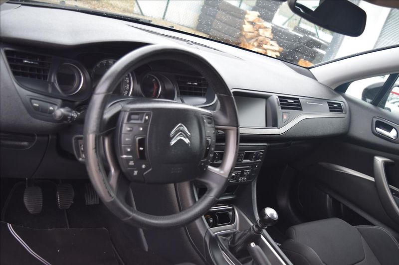 Citroën C5 2,0 HDi 103KW PO ROZVODECH - fotka 16 z 50