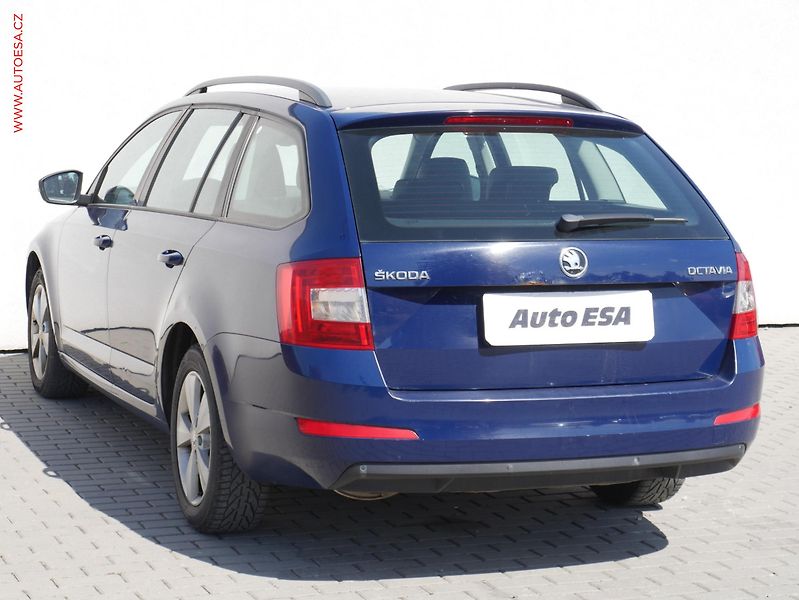 Škoda Octavia (2014) 2.0TDi, DSG, park.asist - fotka 6 z 16
