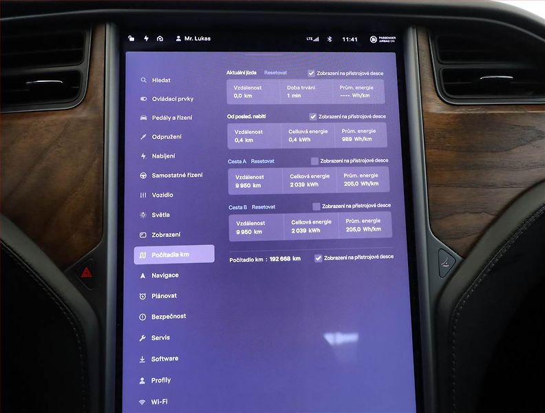 Tesla Model S (2019) Standard Range, SoH 88% - fotka 15 z 22