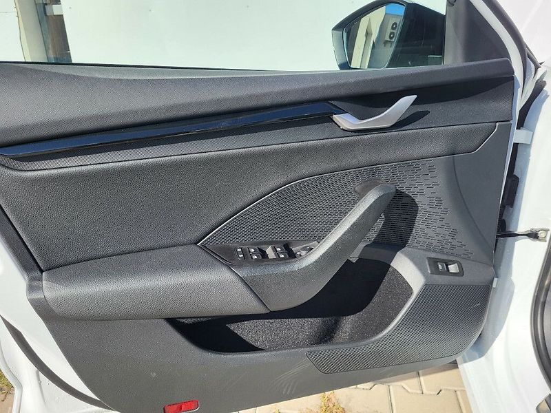 Škoda Octavia Sportline 1,5TSI 110kW - fotka 11 z 34