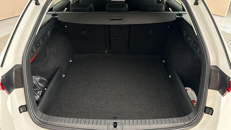 Škoda Octavia 1.5 TSI Style Combi - fotka 17 z 28