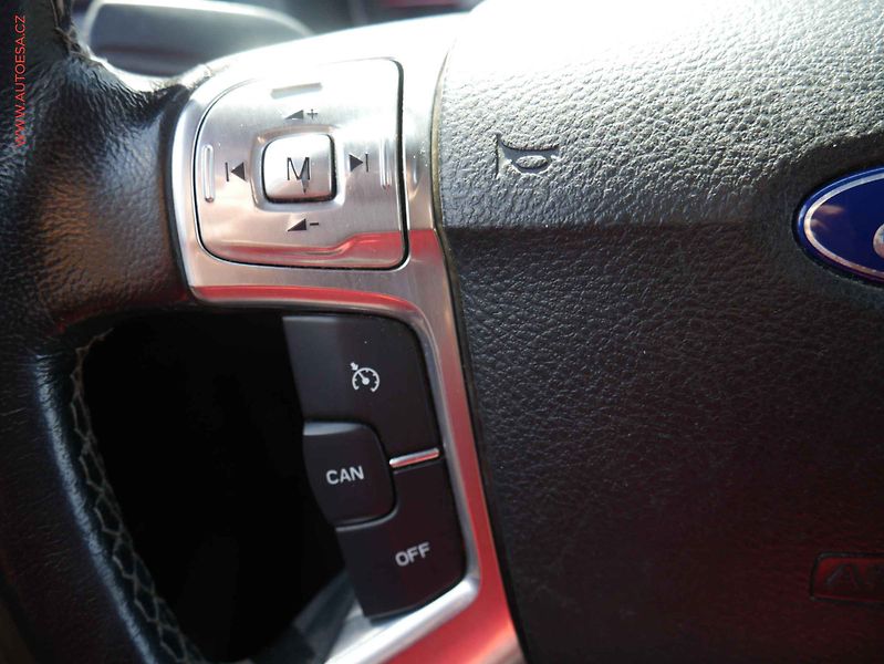 Ford Mondeo (2011) 2.0 TDCi, AC, tempo, výhřev - fotka 14 z 18