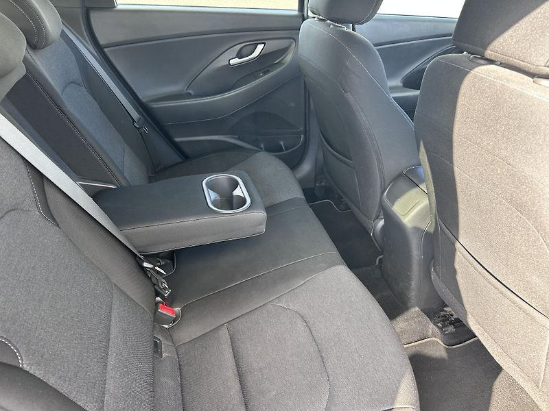 Hyundai i30 Kombi 1.6 CRDi - fotka 12 z 33