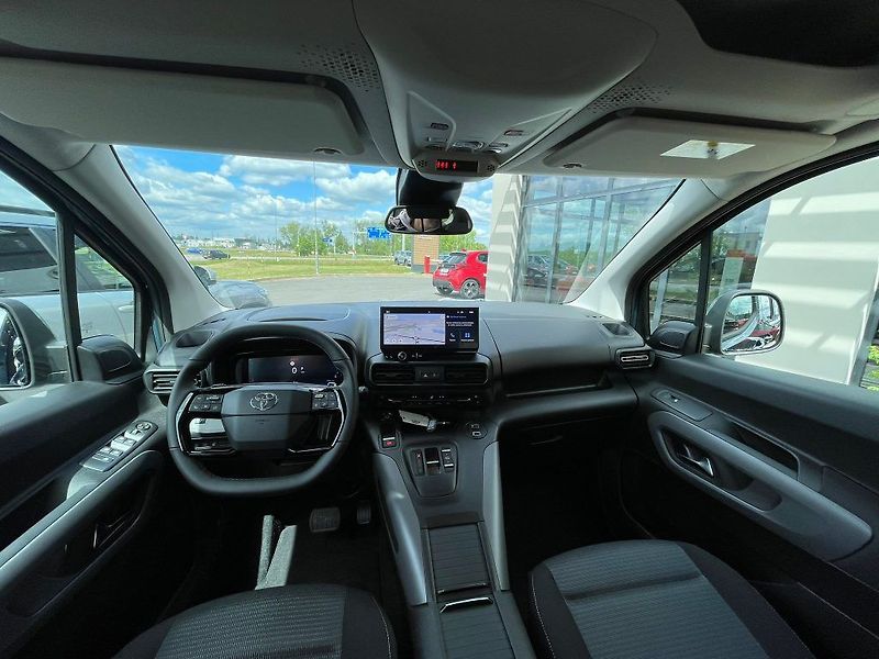 Toyota ProAce City Verso 1.5 D-4D A/T VIP 7S - fotka 29 z 29