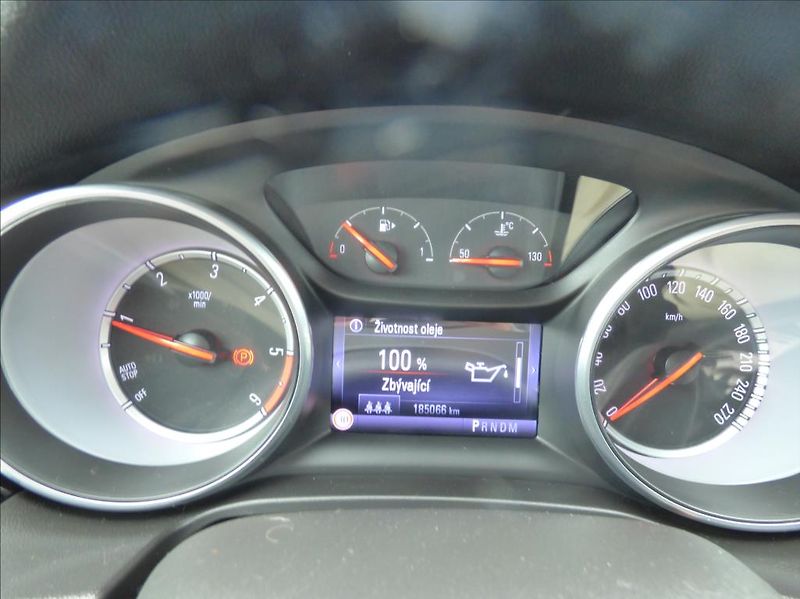 Opel Insignia 2,0 CDTi  Business Edition - fotka 14 z 39