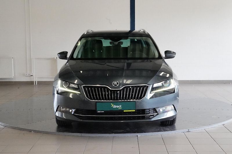 Škoda Superb - fotka 4 z 30