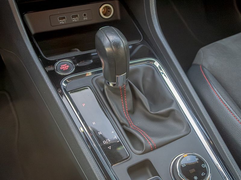Seat Ateca (2020) FR 2.0TDI 140KW 4x4 DSG – SERV - fotka 33 z 56