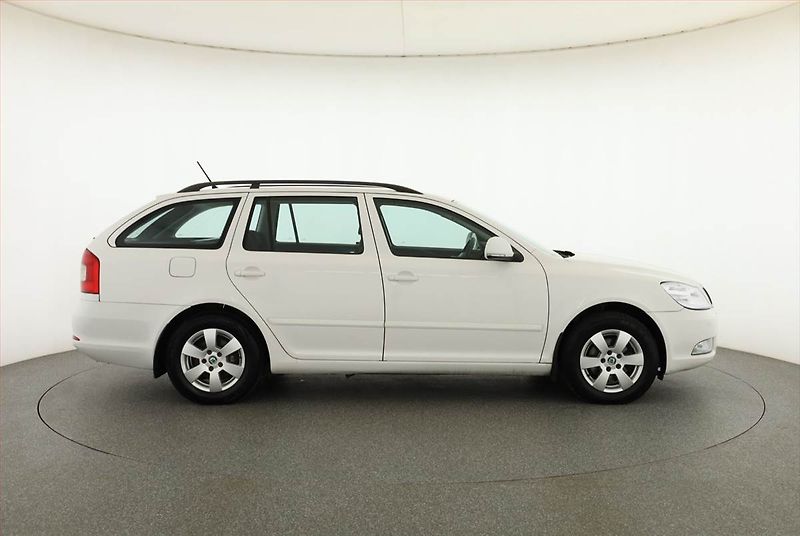 Škoda Octavia (2012) 1.4 TSI, ČR,1.maj, po STK - fotka 6 z 17