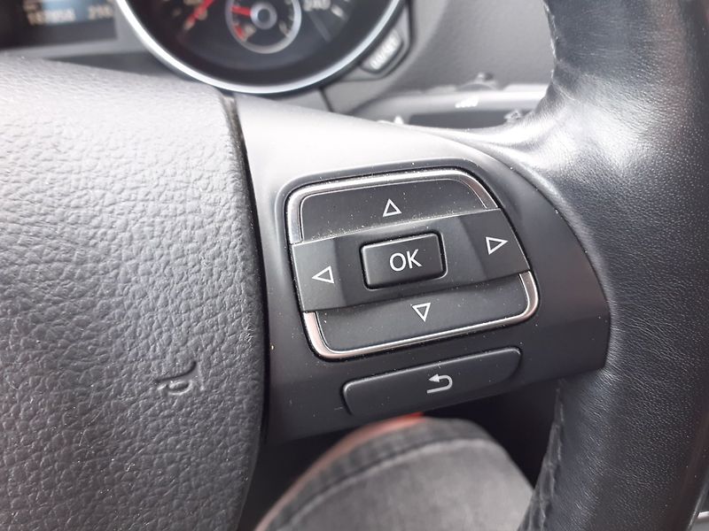 Volkswagen Golf (2009) 1.4 TSi ČR - fotka 10 z 26