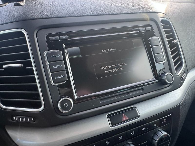 Volkswagen Sharan (2014) 2,0 TDI 130 KW ROZVODY 2. MAJ - fotka 24 z 45