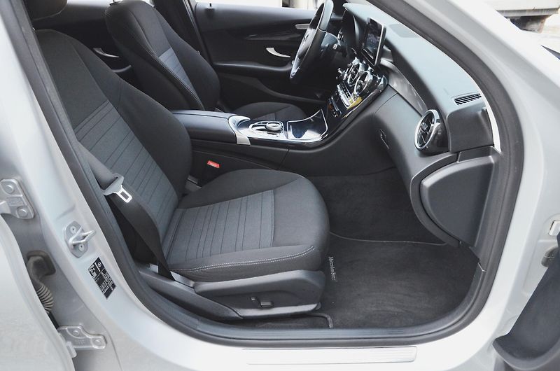 Mercedes-Benz Třídy C (2017) C 200d // REZERVOVÁNO // - fotka 15 z 37