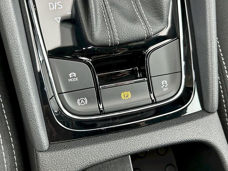 Škoda Karoq (2025) DSG 1.5TSI 110kW SportLine - fotka 26 z 36
