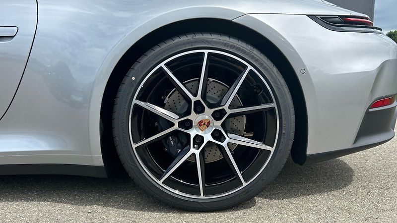 Porsche 911 (2026) Carrera - fotka 10 z 29