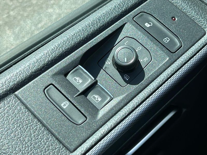 Volkswagen Multivan 2,0 TDi 150kW 7DSG 4Motion BUL - fotka 20 z 26
