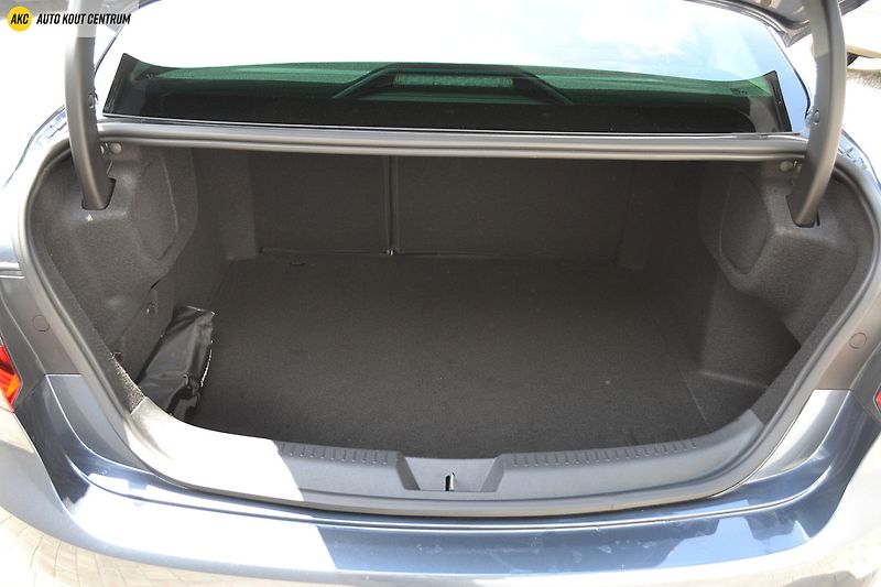 Renault Mégane IV GRANDCOUPÉ TECHNO dCi 115 E - fotka 18 z 54