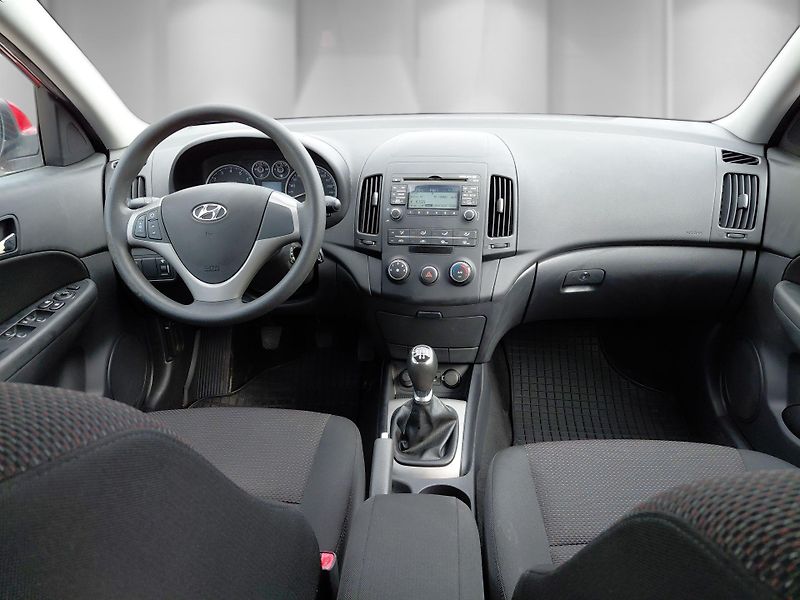 Hyundai i30 (2010) 1.4CVVT  - fotka 22 z 25