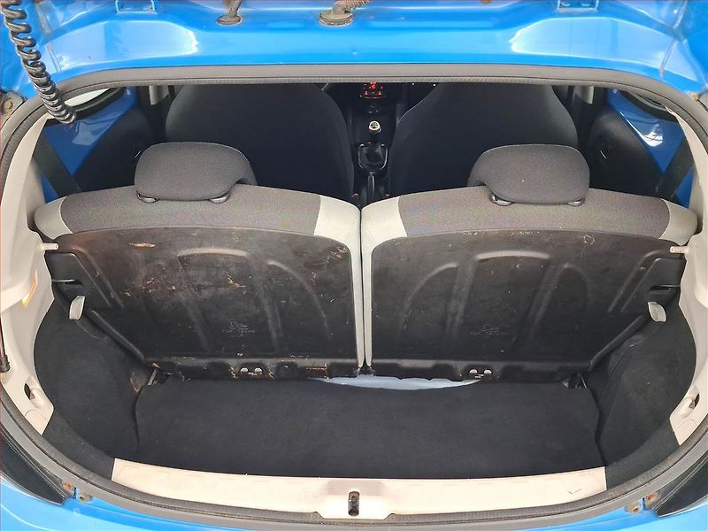 Toyota Aygo (2016) 1.0 VVT-i, Tempomat - fotka 13 z 17