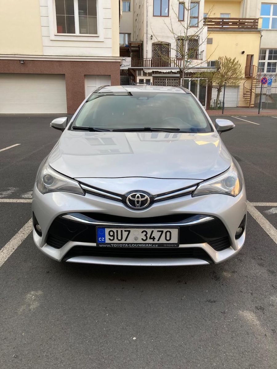 Toyota Avensis TOYOTA AVENSIS Combi 2,0 i 
