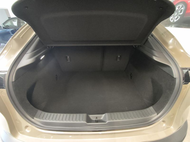 Mazda CX-30 (2026) 2.5i A/T. NAGISA edice - fotka 14 z 15