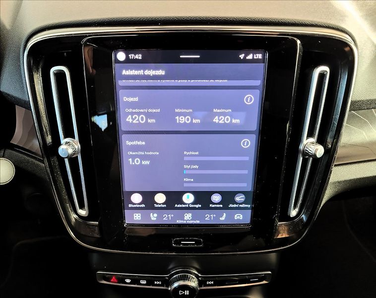 Volvo C40 0,0 Recharge Ultimate SOH 90,3 - fotka 26 z 50