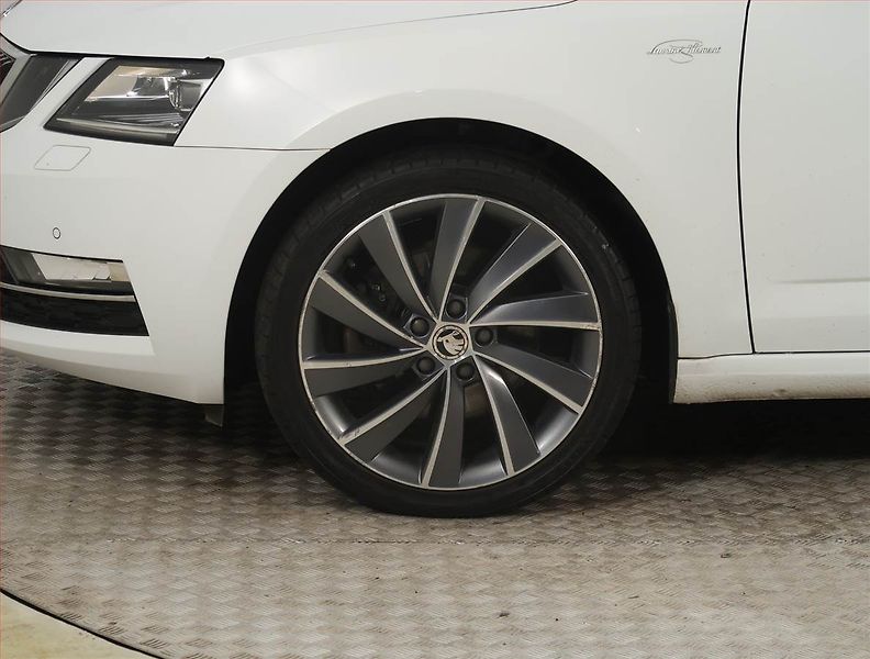 Škoda Octavia (2017) Laurin&Klement 2.0 TDI, 4X4 - fotka 15 z 24