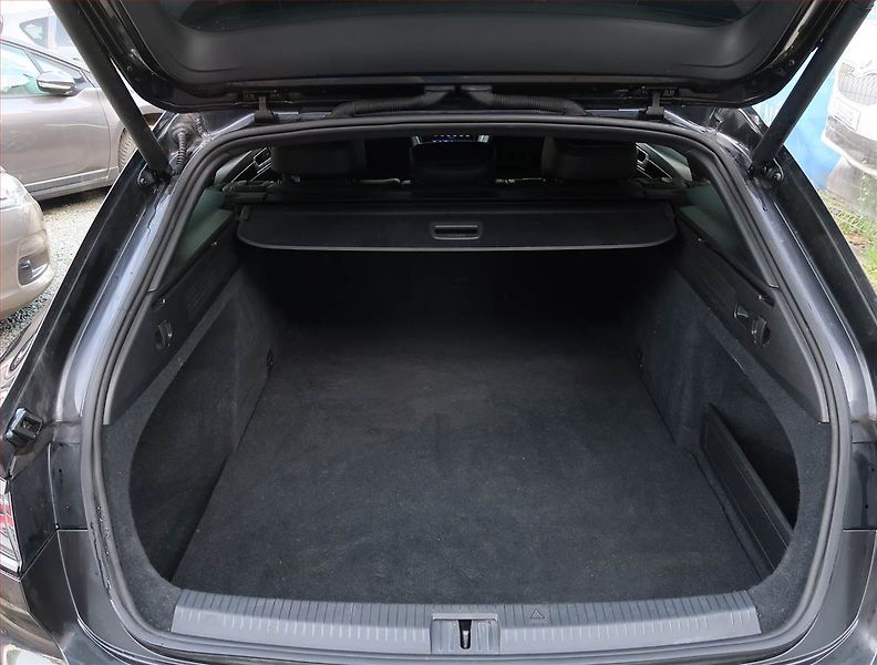 Volkswagen Arteon (2021) R-line 2.0 TSI - fotka 14 z 25