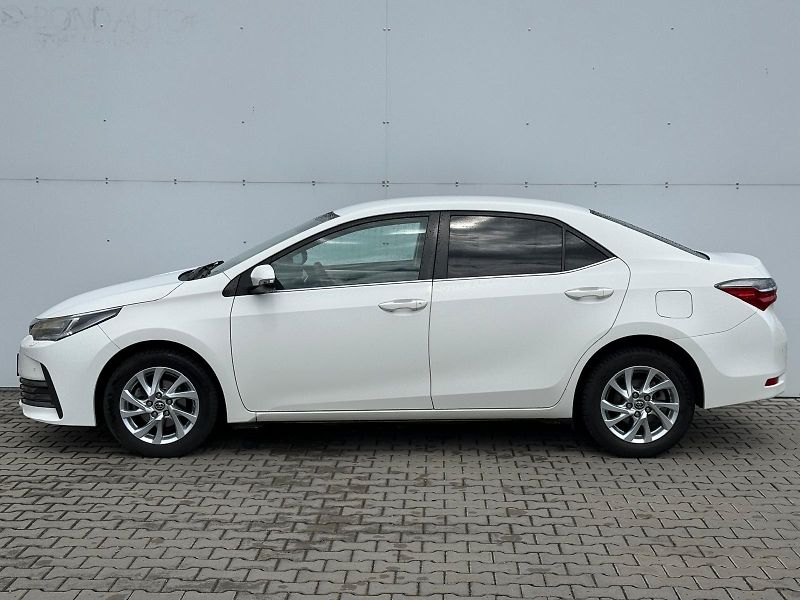 Toyota Corolla 1.6 VVT-i Active Trend - fotka 3 z 26