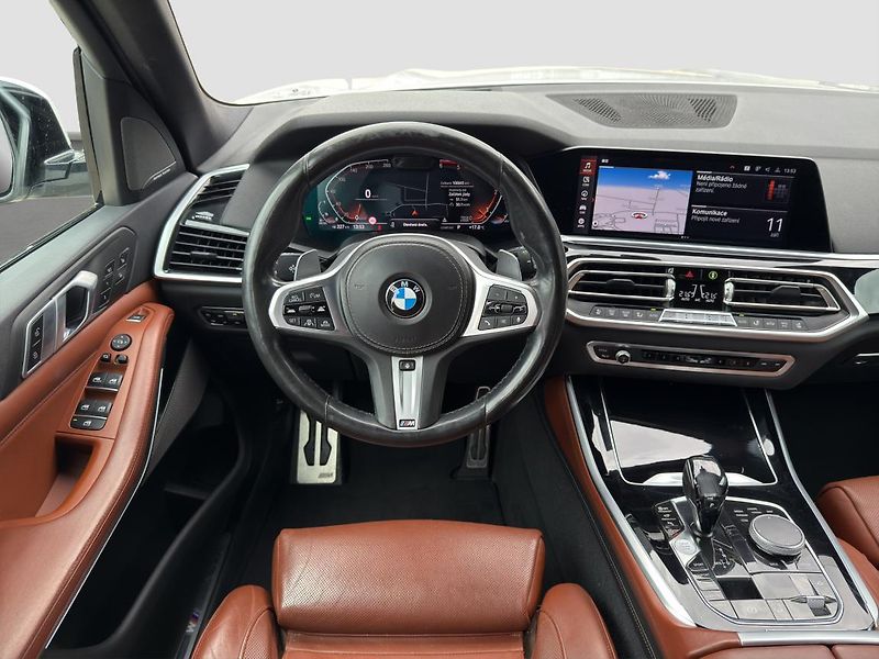 BMW X5 xDrive30d - fotka 11 z 21
