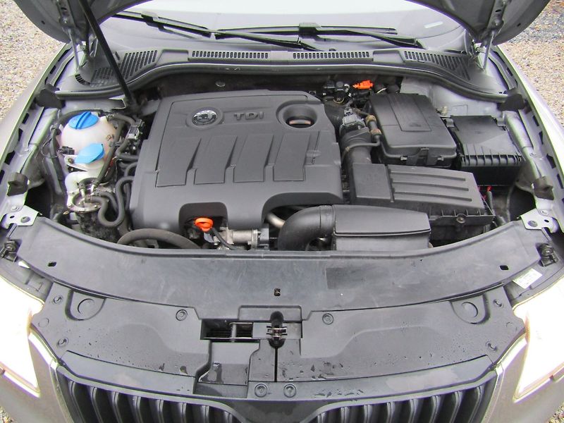 Škoda Superb (2011) 1.6 TDI 77kW - fotka 41 z 45