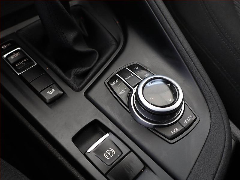 BMW X1 (2017) xDrive18d, 4X4, Automat, ČR - fotka 15 z 17