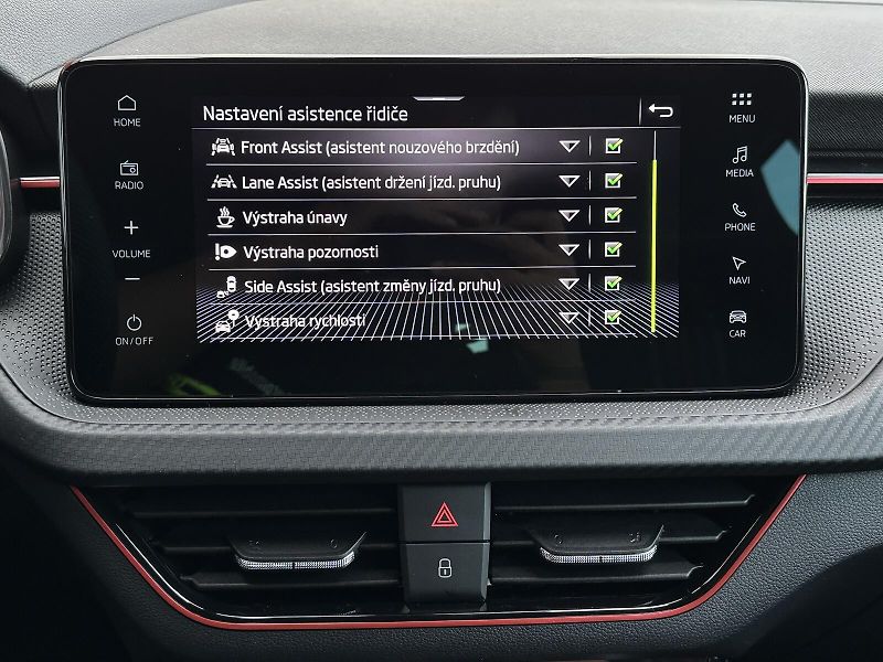 Škoda Kamiq 1.5TSi DSG Monte Carlo 150PS M - fotka 33 z 46