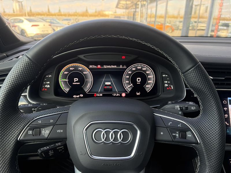 Audi Q7 (2024) 60 eTFSi 360kW - fotka 24 z 25