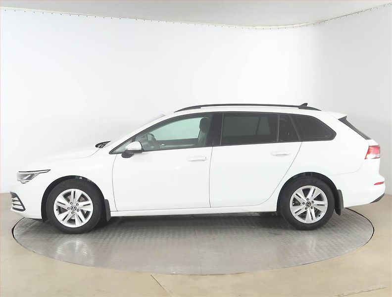 Volkswagen Golf (2021) 1.5 eTSI, Automat, Tempomat - fotka 3 z 19