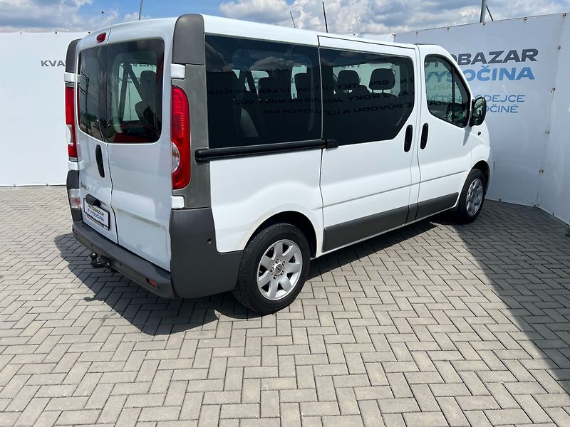 Opel Vivaro (2007) 2.5CDTi 107kW 9míst! Tažné! - fotka 4 z 20