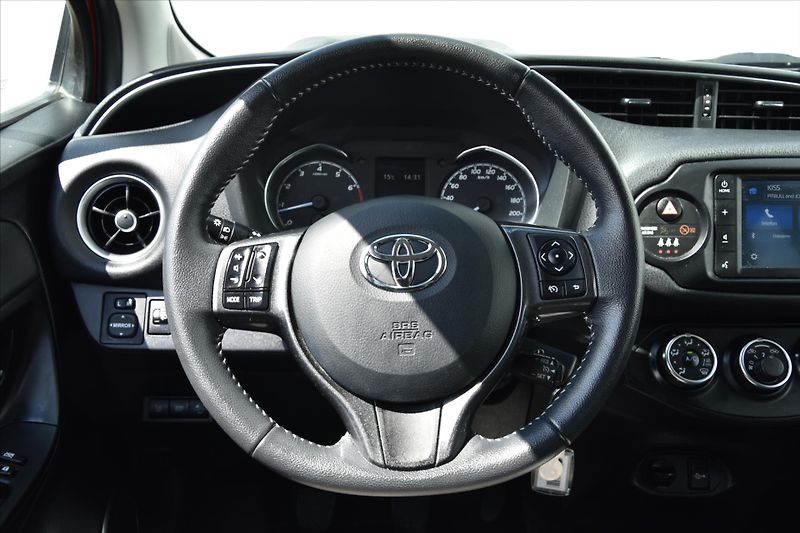 Toyota Yaris 1.5VVT-i Y20 EDITION 1. MAJ ČR - fotka 14 z 23