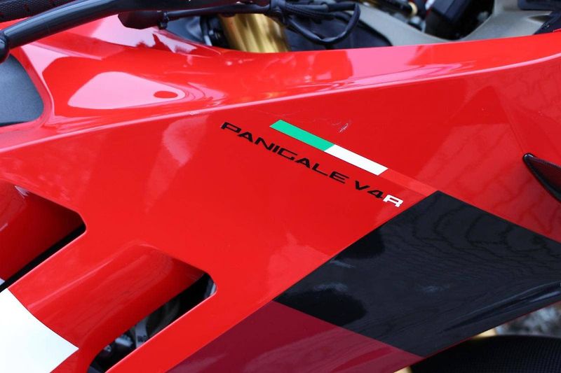 Ducati Panigale V4 R (2023) 2023 4400KM - fotka 5 z 12