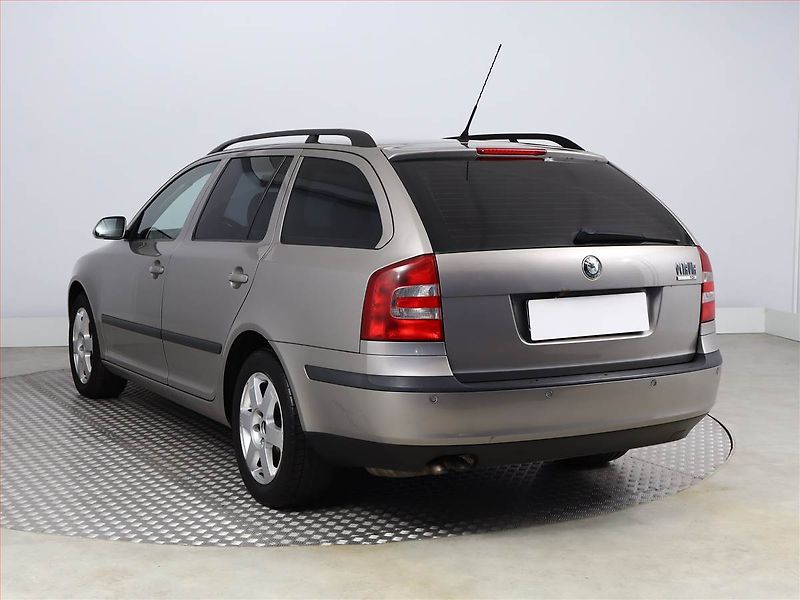 Škoda Octavia (2007) 1.9 TDI, Automat, nová STK - fotka 4 z 13