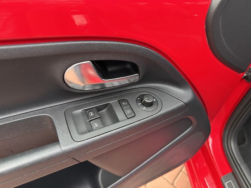 Škoda Citigo (2017) 1.0MPi Monte Carlo Bluetooth - fotka 29 z 48