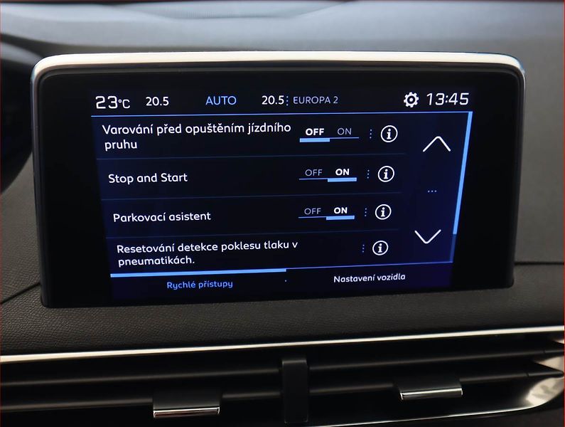 Peugeot 3008 (2020) Active 1.5 BlueHDi, Automat - fotka 19 z 22