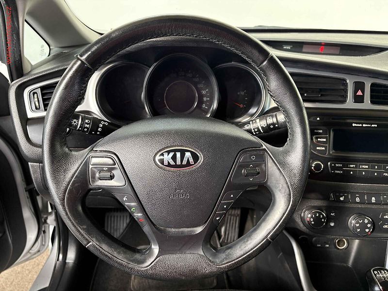 Kia Ceed (2013) 1.4 i - fotka 14 z 14