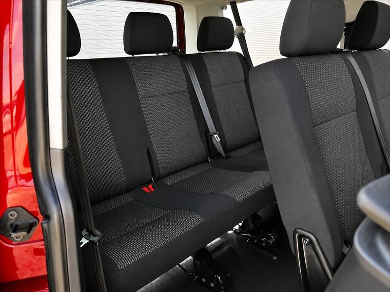Volkswagen Caravelle 2,0 TDI 6.1 SWB TRENDLINE - fotka 11 z 24