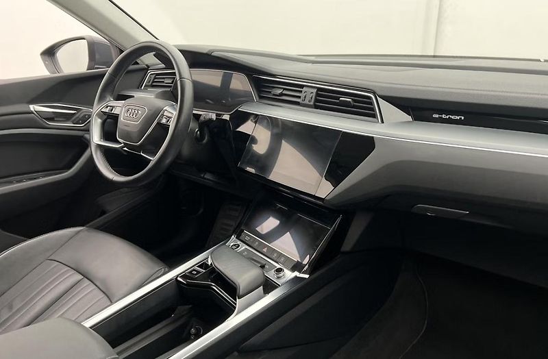 Audi Q8 e-tron 50 Q Vzduch. odpružení Kamera - fotka 7 z 32
