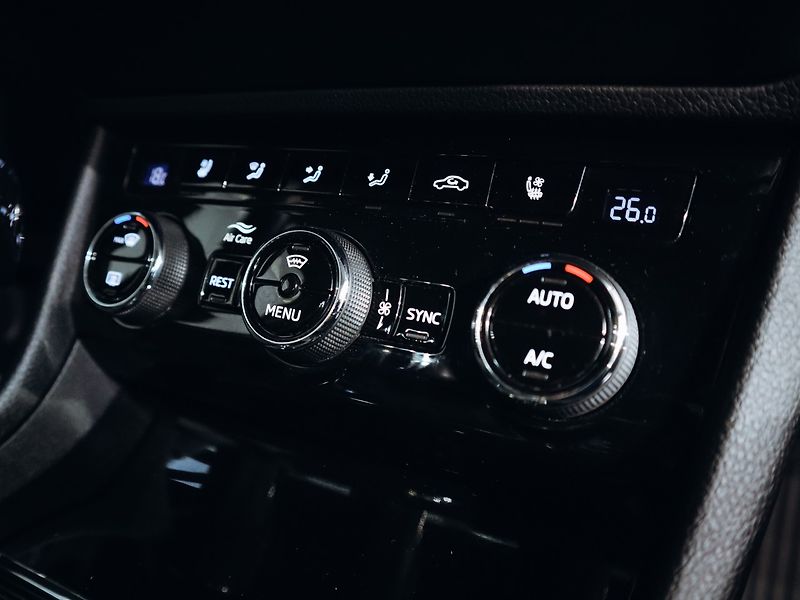 Škoda Superb 2.0TDI, Style DSG 110 kW - fotka 19 z 24