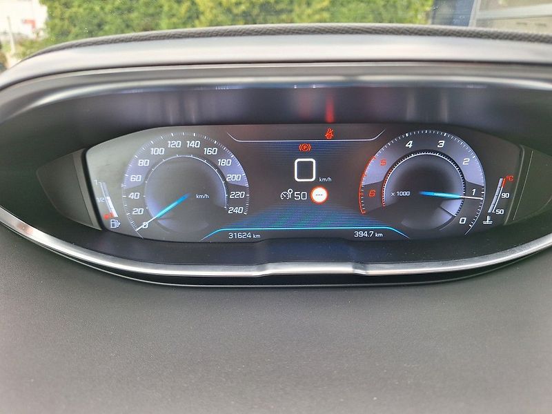 Peugeot 5008 (2019) ALLURE 1.5 BHDi 130k M6 - fotka 16 z 19