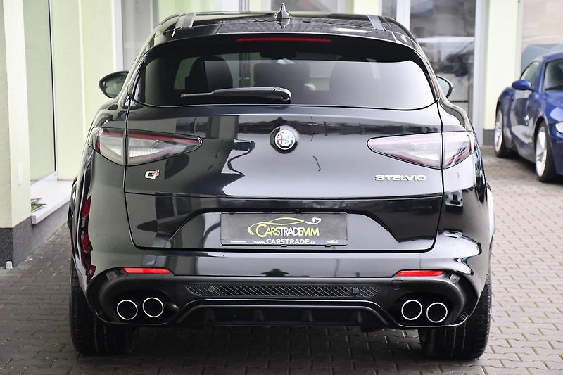Alfa Romeo Stelvio 2.9V6 Bi-T.382 kW QUADRIFOGLIO - fotka 10 z 46