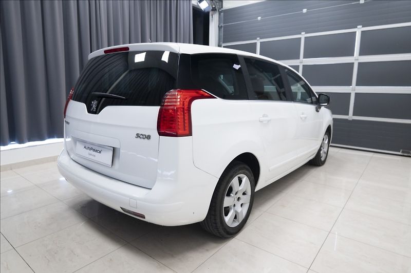 Peugeot 5008 1,6 BlueHDI 7 MÍST NOVÉ V ČR - fotka 4 z 28