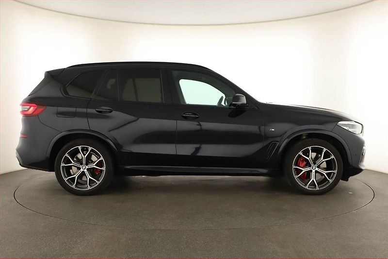 BMW X5 (2021) xDrive30d - fotka 6 z 20