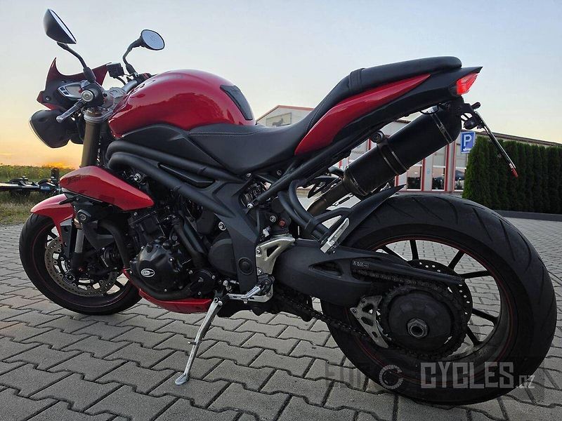 Triumph Speed Triple (2015) - fotka 14 z 19
