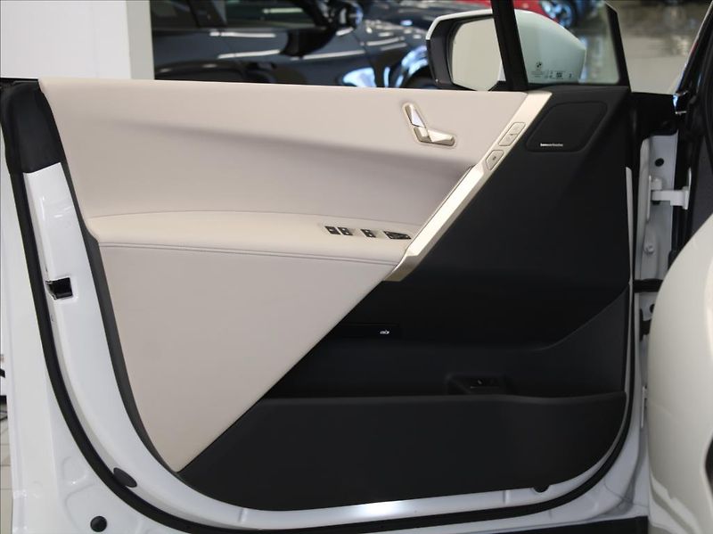 BMW iX 0,1 xDrive50 H/K 1.maj.ČR - fotka 22 z 32