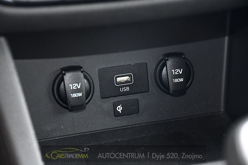 Hyundai i30 1.6CRDi SMART KAMERA CARPLAY - fotka 41 z 50
